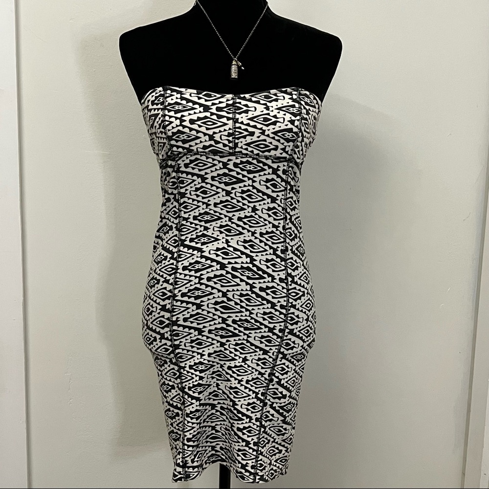 Ocean Drive Black White Aztec Bodycon Tube Dress Large
